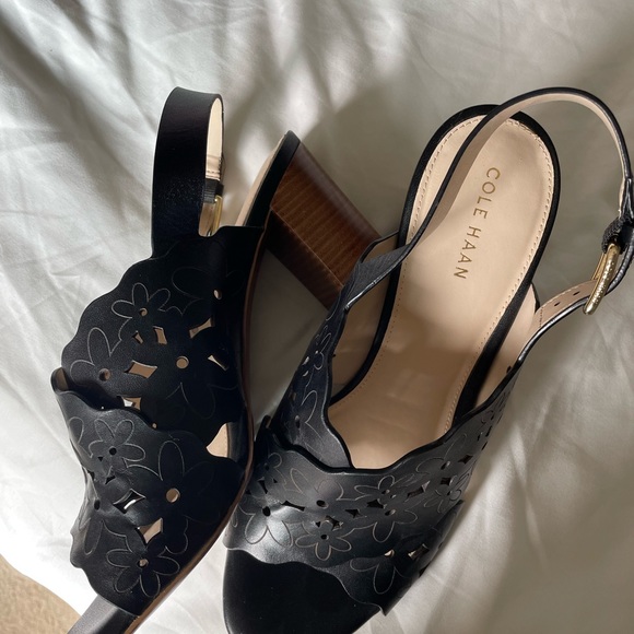 Cole Haan Flower Leather Sandal Heel - Picture 2 of 3